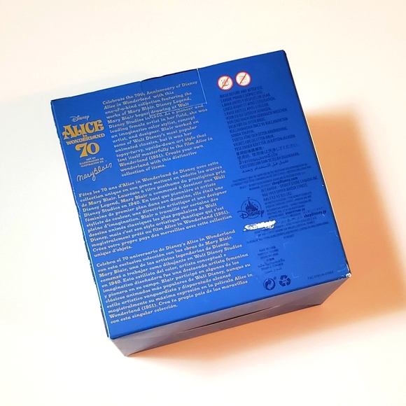 Mary Blair Alice in Wonderland 70th Collectors Ceramic Salt and Pepper Shaker - Picture 6 of 6